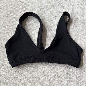 Fleo Black Sports Bra